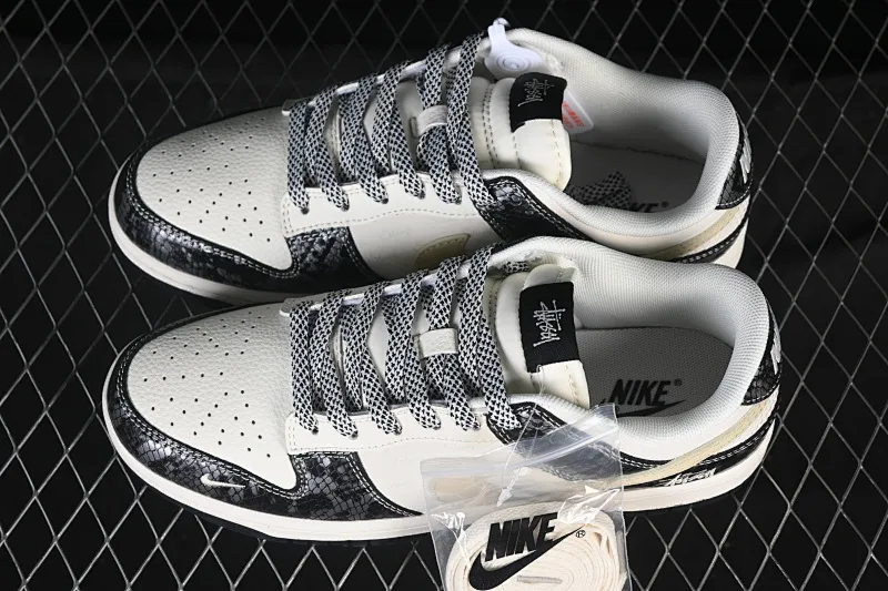 All categories Nk SB Dunk Series Nk SB Dunk Low High-end customized low-top sneakers Nike SB Dunk Low Stusi co-branded Black Scale Anniversary high-end customized low-top casual sneakers XS6089-636
